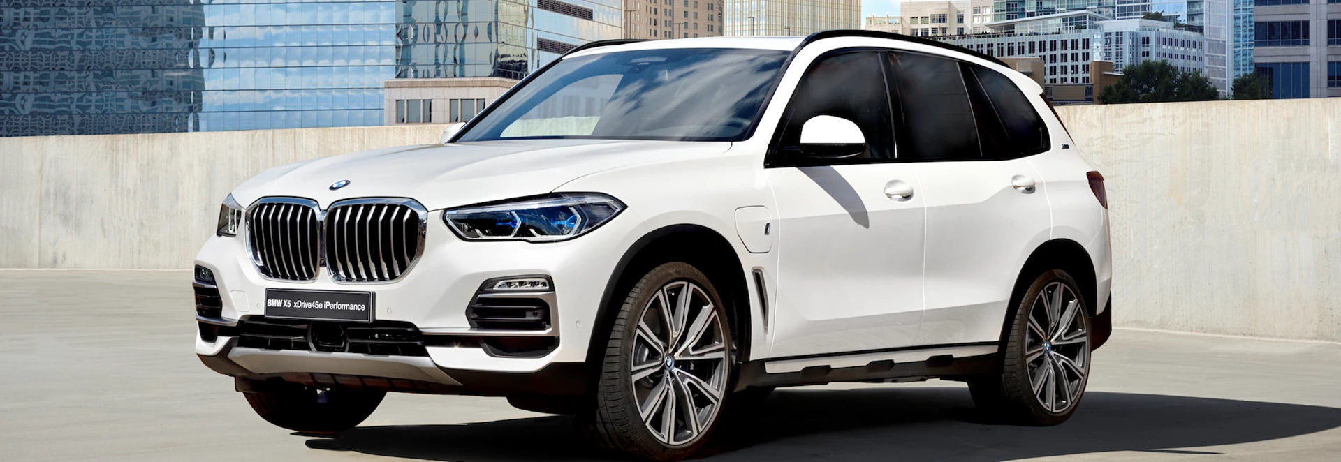 BMW unveils electrified version of X5 